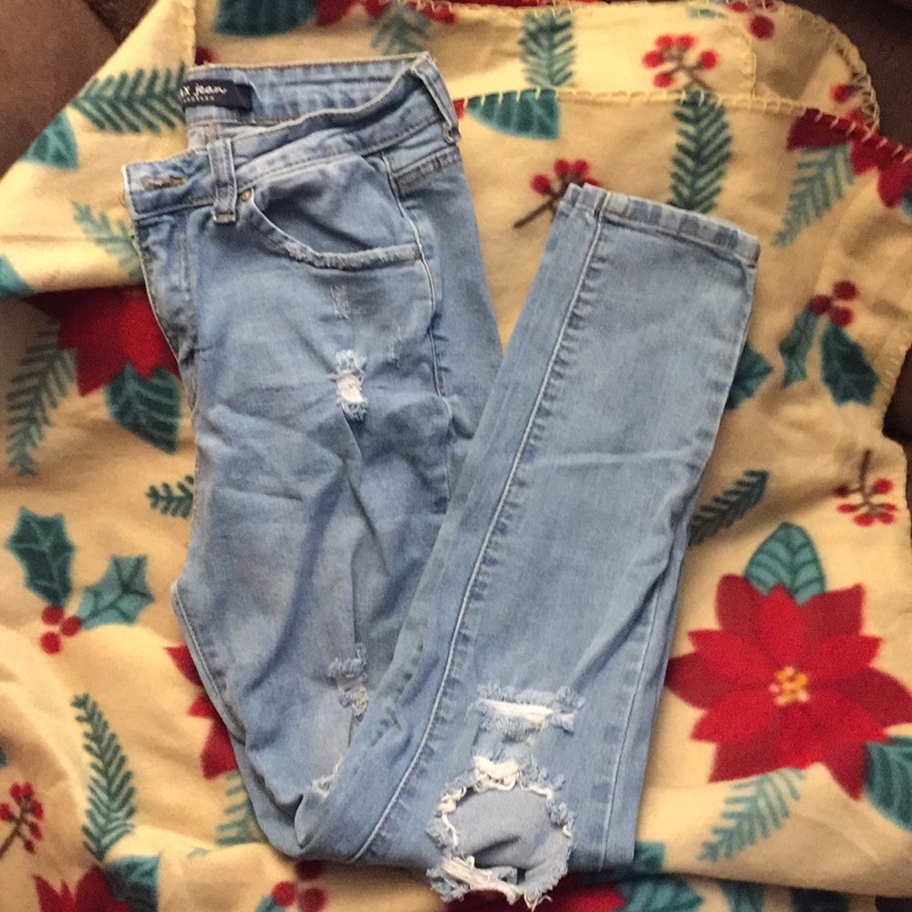 High waisted light wash jeans